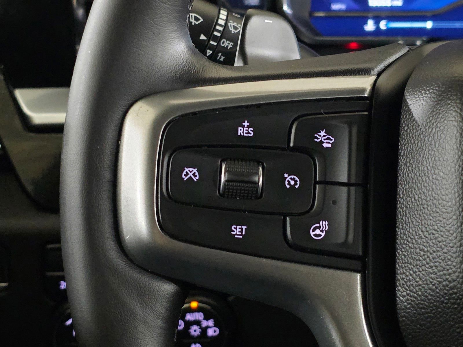 Used 2022 Chevrolet Silverado 1500 LTZ w/ LTZ Convenience Package II AWD/4WD image 34