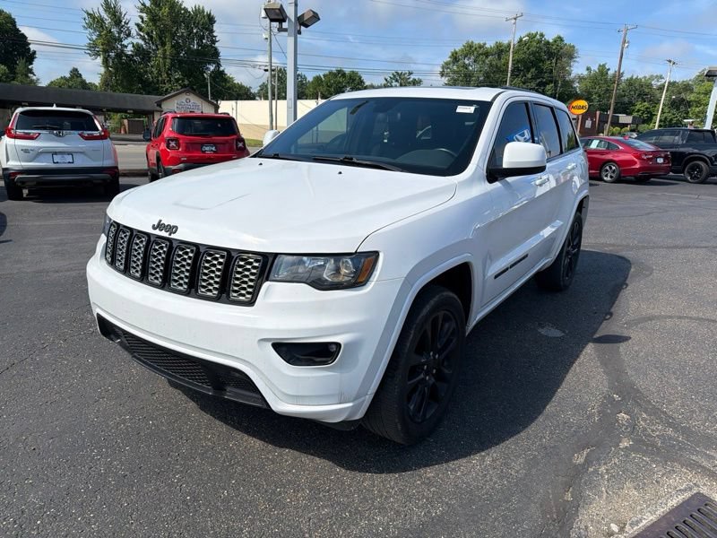 Used 2021 Jeep Grand Cherokee Laredo X AWD/4WD image 3