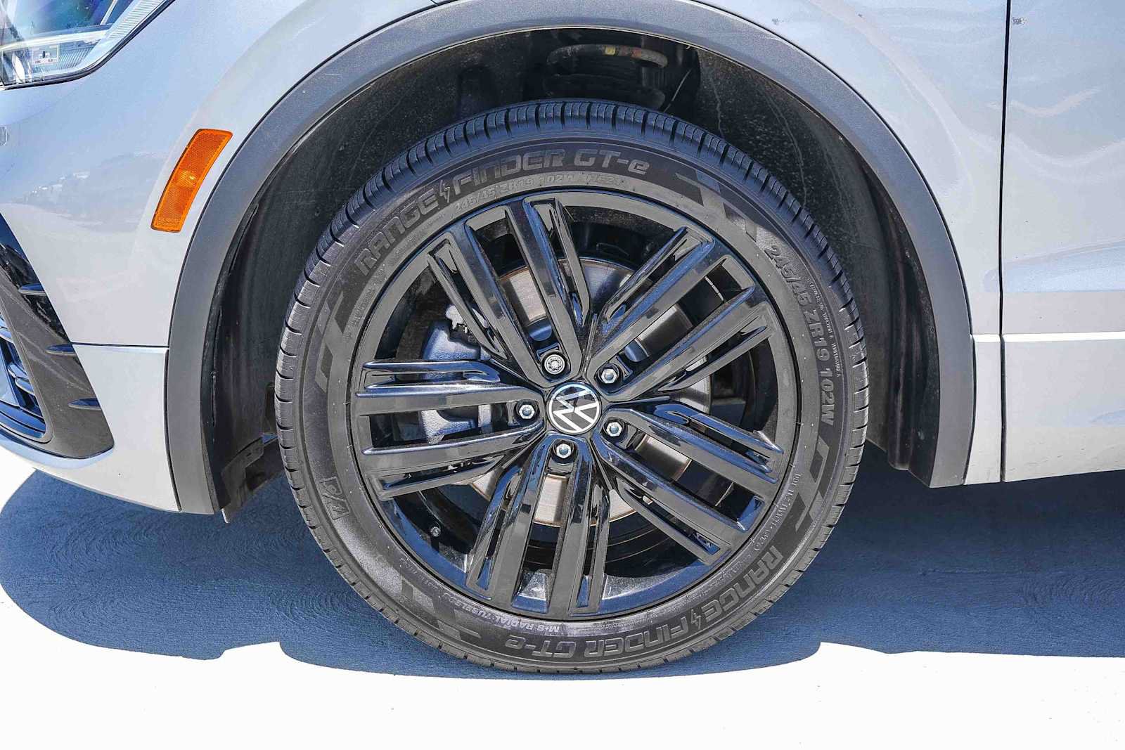 Used 2022 Volkswagen Tiguan SE R-Line FWD image 11