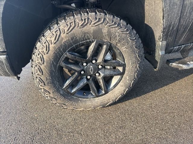 Used 2024 Chevrolet Silverado 1500 Custom Trail Boss w/ LPO, Dark Essentials Package image 10