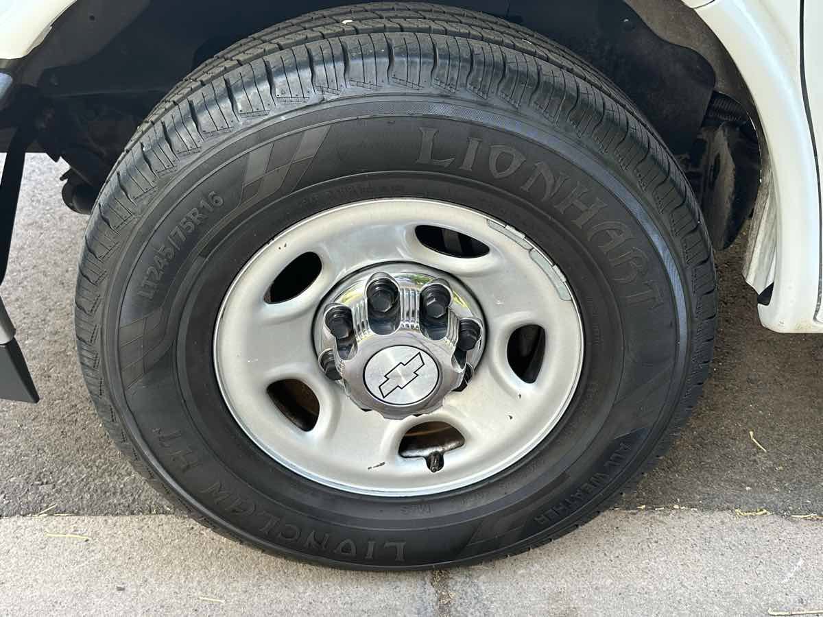 Used 2018 Chevrolet Express 3500 LT w/ LT Preferred Equipment Group RWD image 52