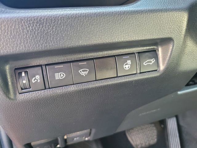 Used 2022 Toyota RAV4 XLE image 17