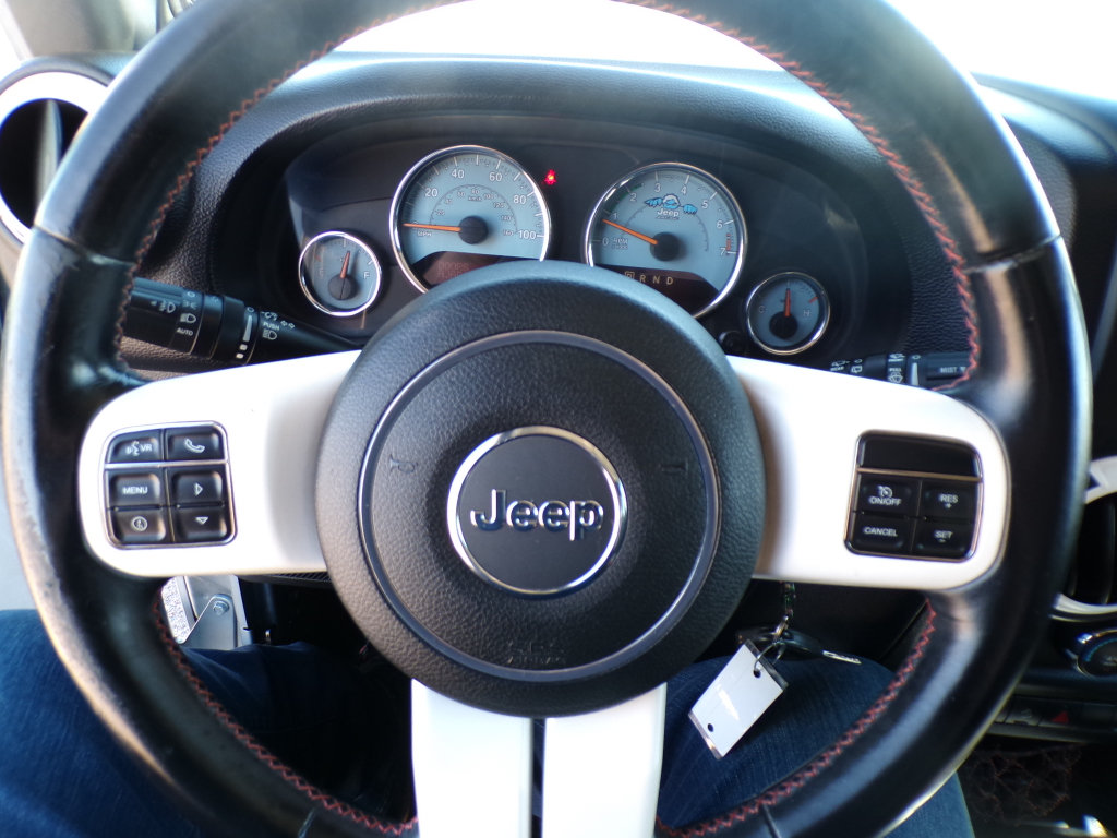Used 2012 Jeep Wrangler Sahara AWD/4WD image 19