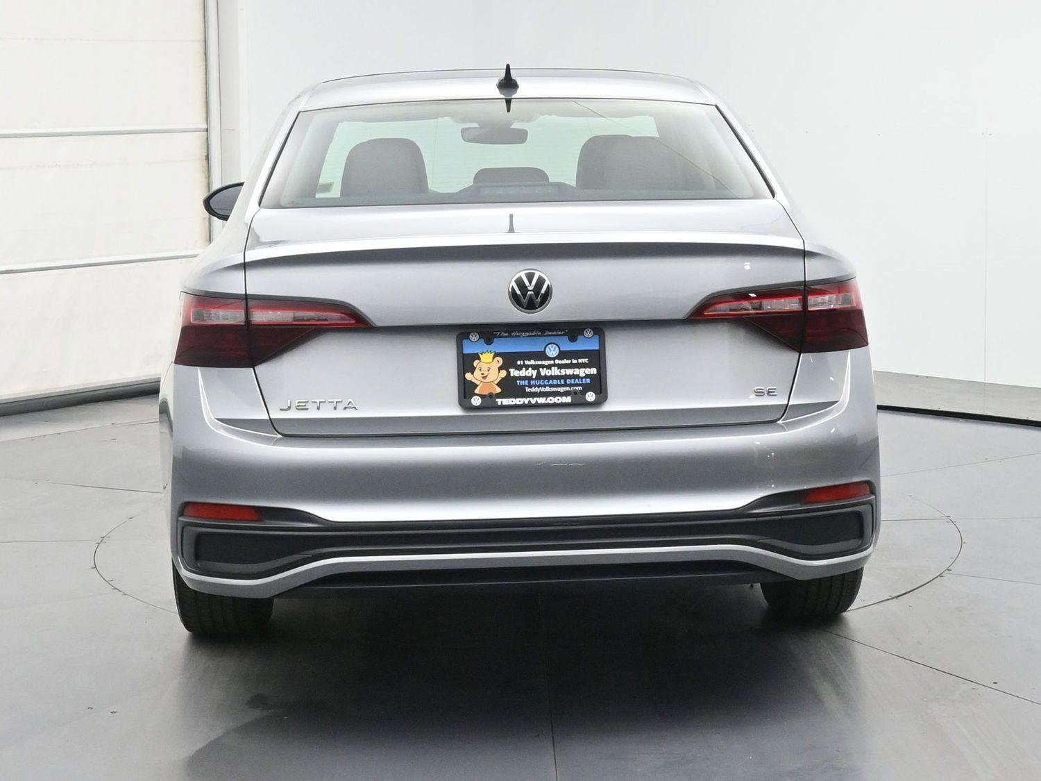 Used 2023 Volkswagen Jetta SE FWD image 23