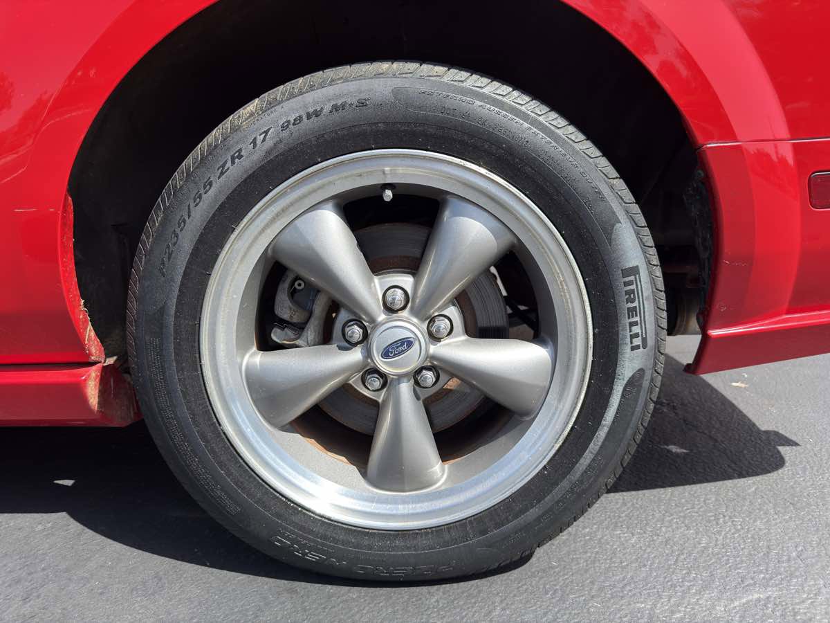 Used 2005 Ford Mustang GT image 14