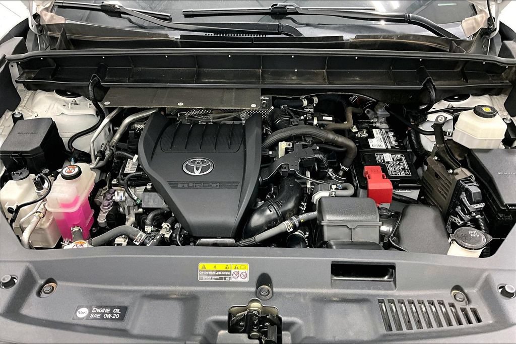 Used 2023 Toyota Highlander L AWD/4WD image 11