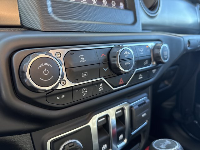 Used 2023 Jeep Wrangler Sport AWD/4WD image 28
