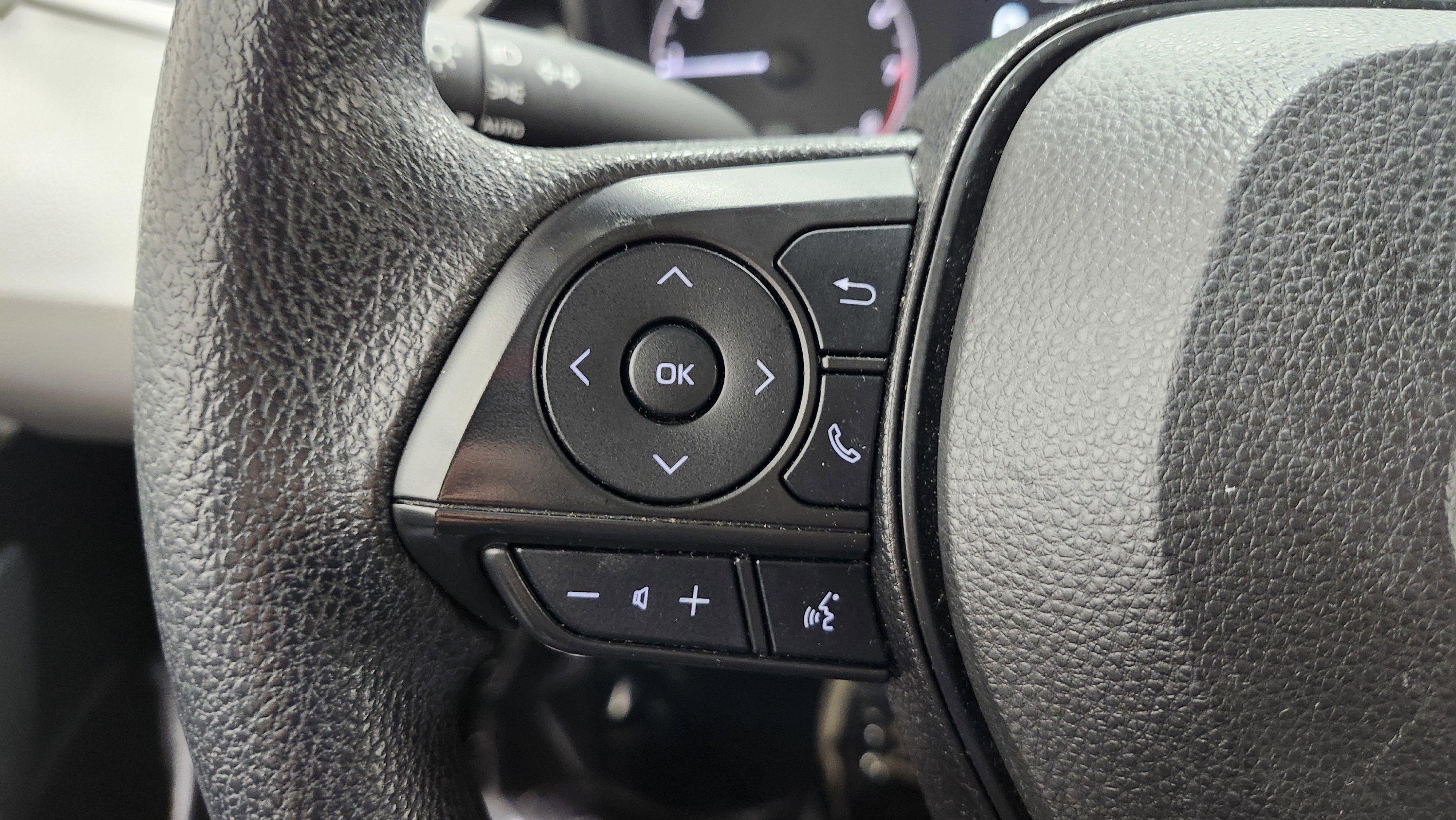 Used 2023 Toyota Corolla LE image 29