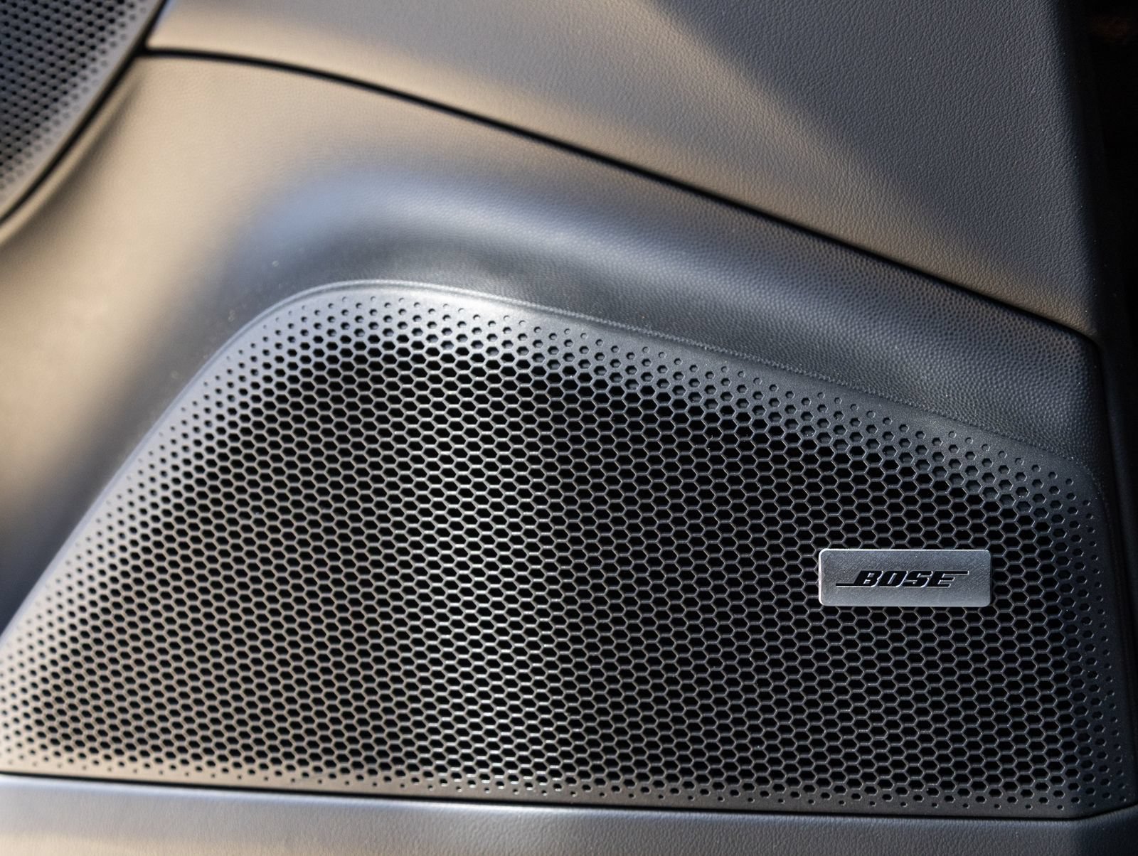 Certified 2025 Porsche Macan 4 Electric AWD/4WD image 21