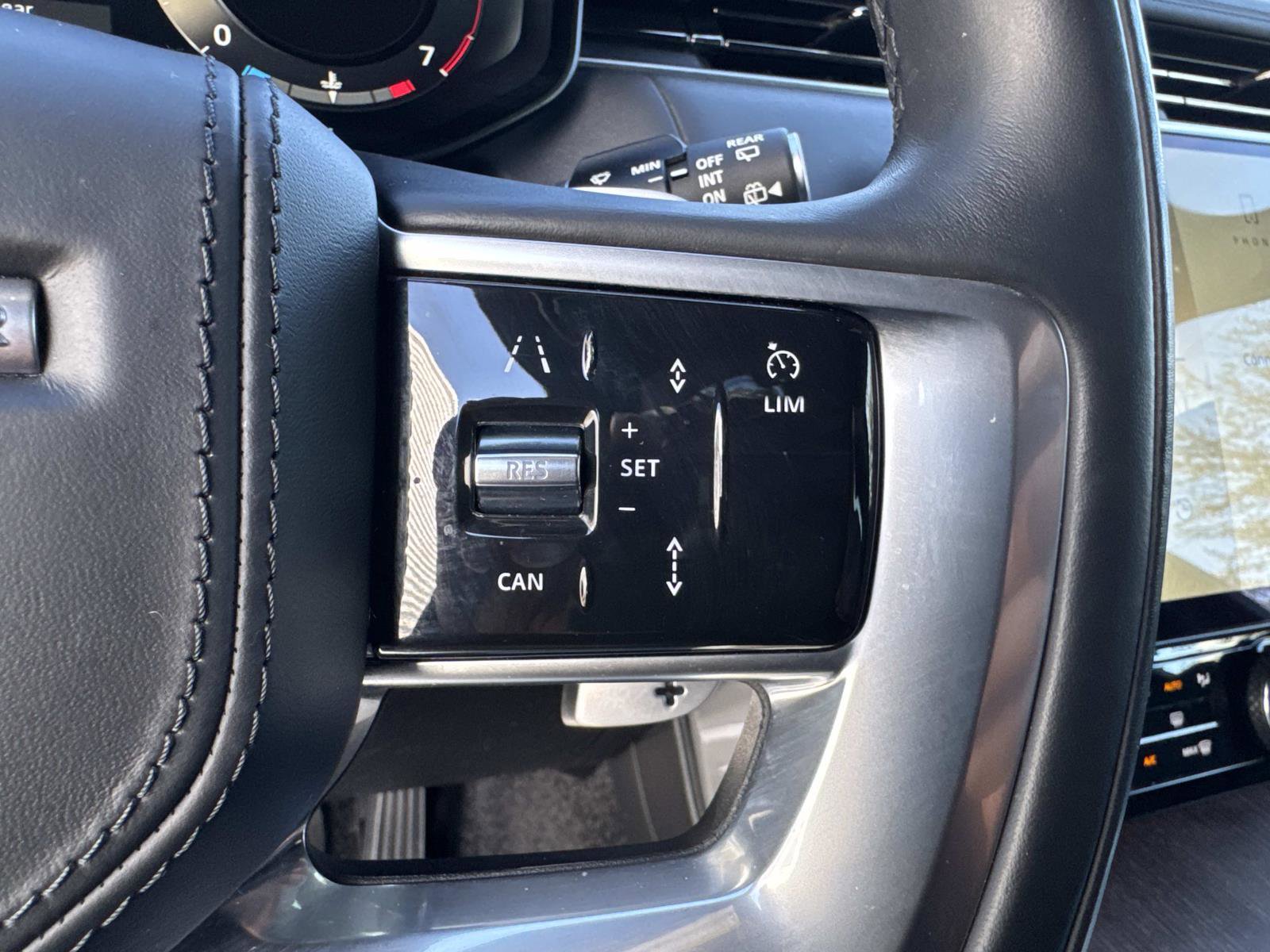 Certified 2023 Land Rover Range Rover SE image 30