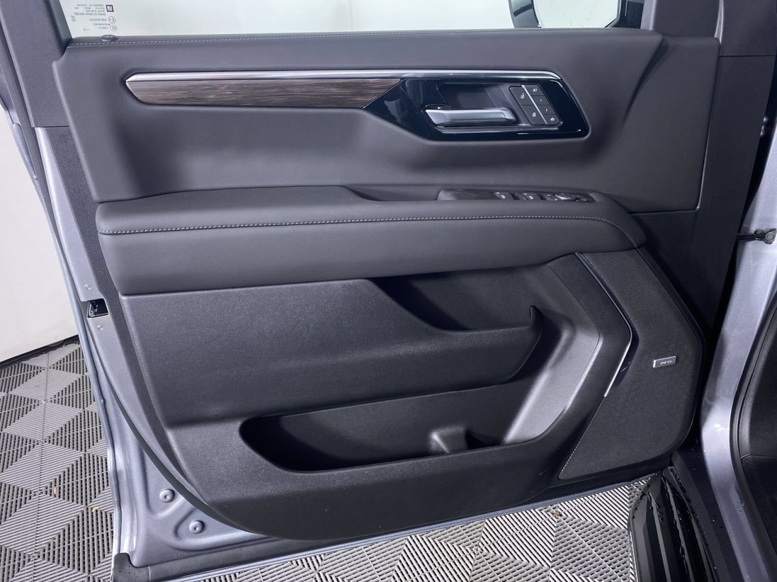 New 2026 Chevrolet Tahoe LT w/ Comfort Package AWD/4WD image 12