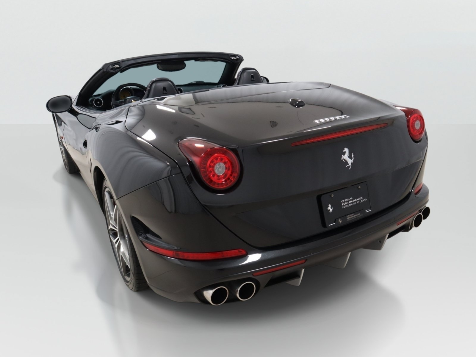 Used 2016 Ferrari California T RWD image 13