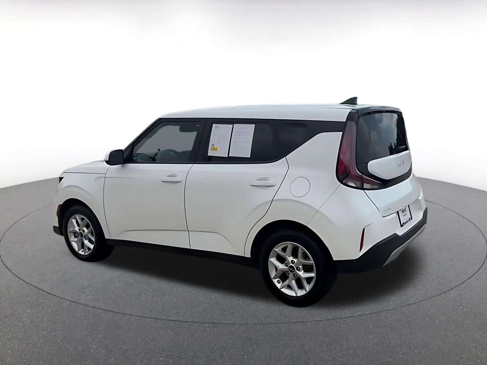 Used 2025 Kia Soul LX w/ LX Technology Package image 6