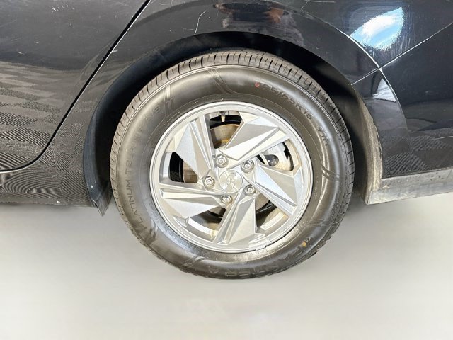 Used 2024 Hyundai Elantra SE FWD image 35