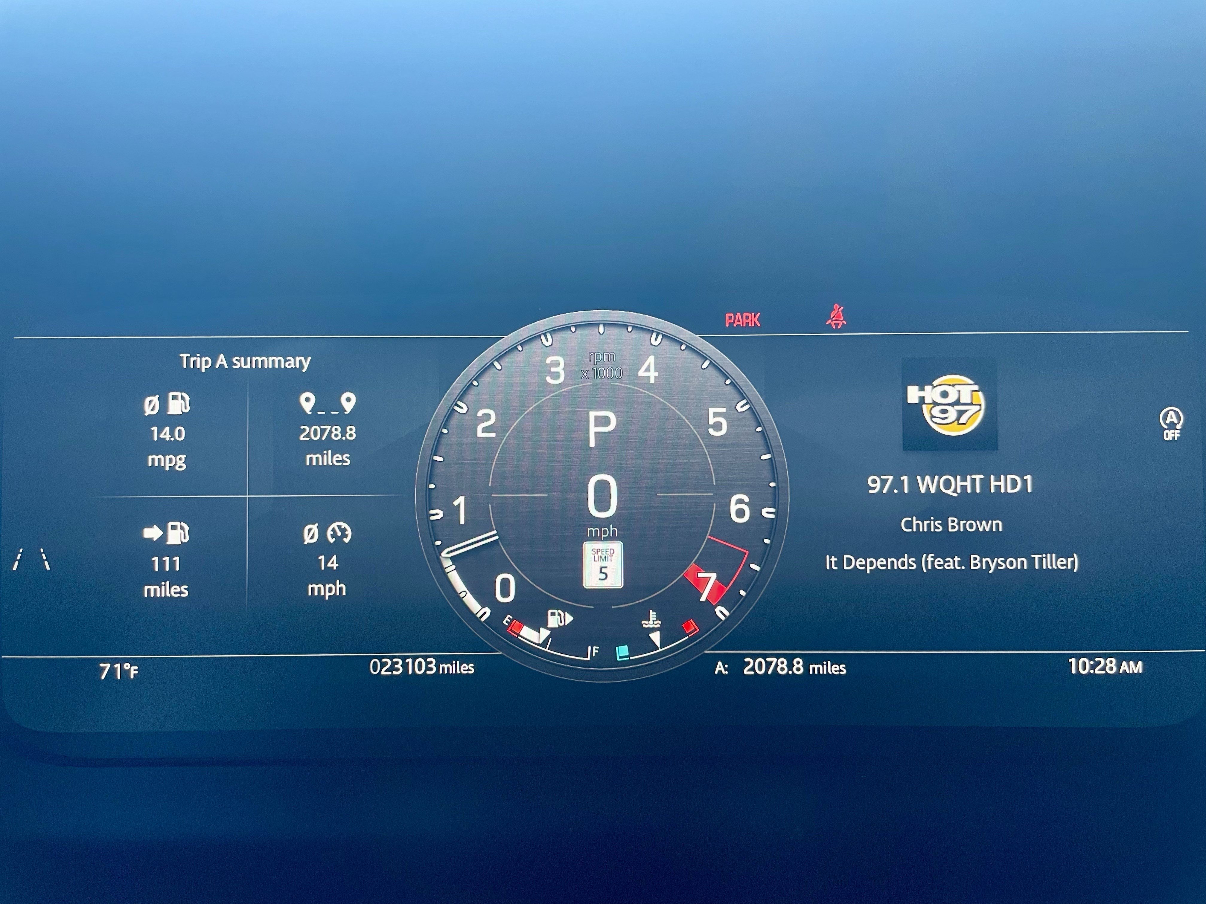 Used 2024 Land Rover Defender 130 X-Dynamic SE AWD/4WD image 24