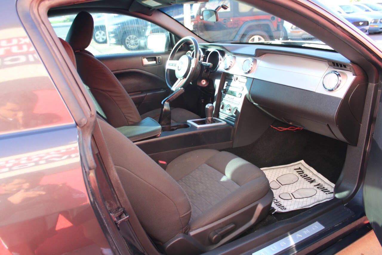 Used 2007 Ford Mustang GT RWD image 12