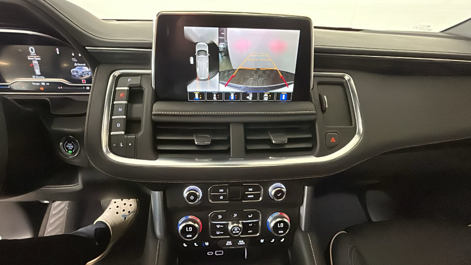 Used 2023 GMC Yukon SLT w/ SLT Premium Package AWD/4WD image 27