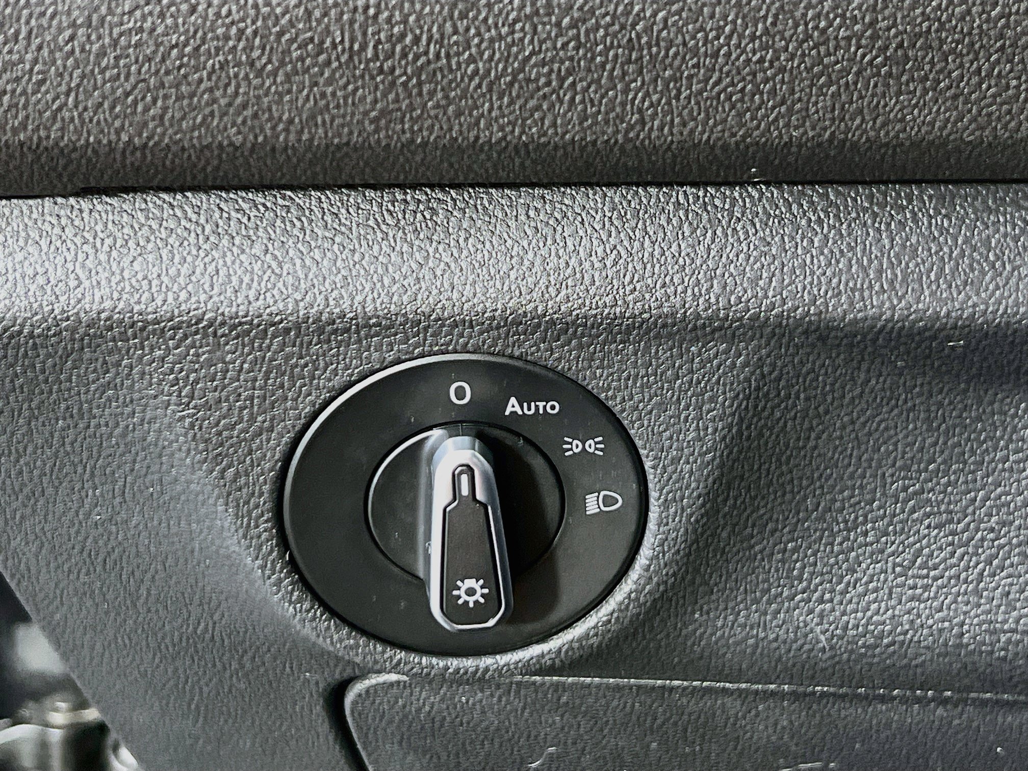 Used 2023 Volkswagen Jetta SE FWD image 10