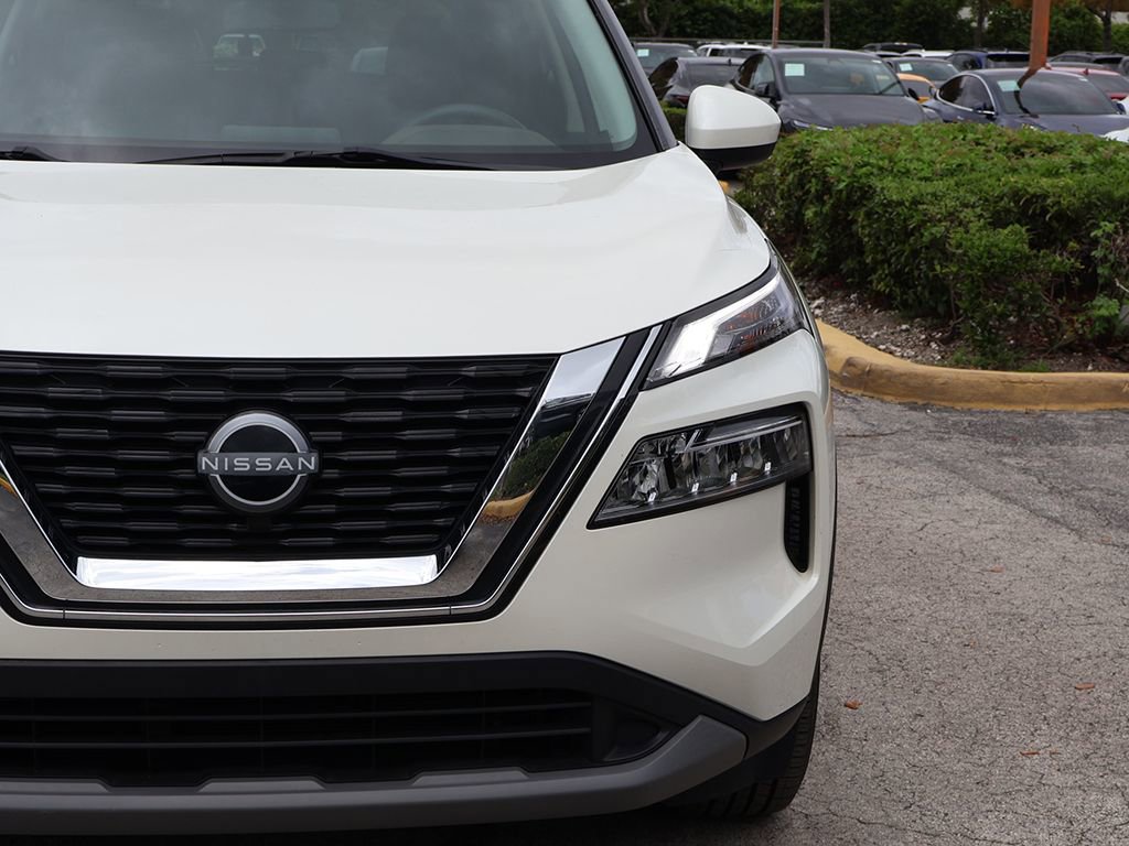 Used 2023 Nissan Rogue SV FWD image 11