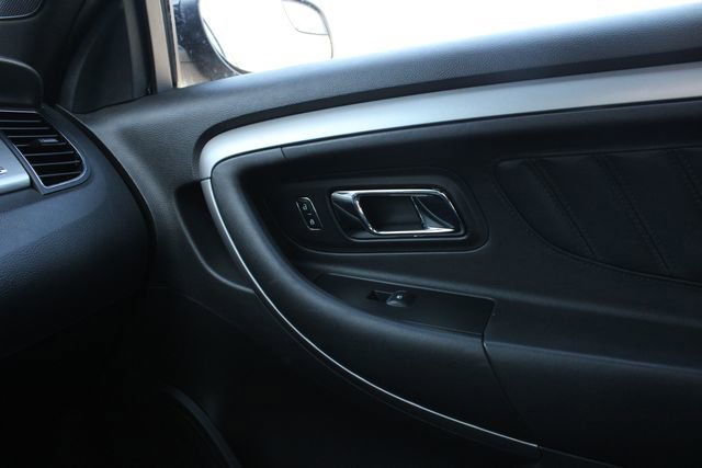 Used 2018 Ford Taurus SEL w/ Equipment Group 201A FWD image 19