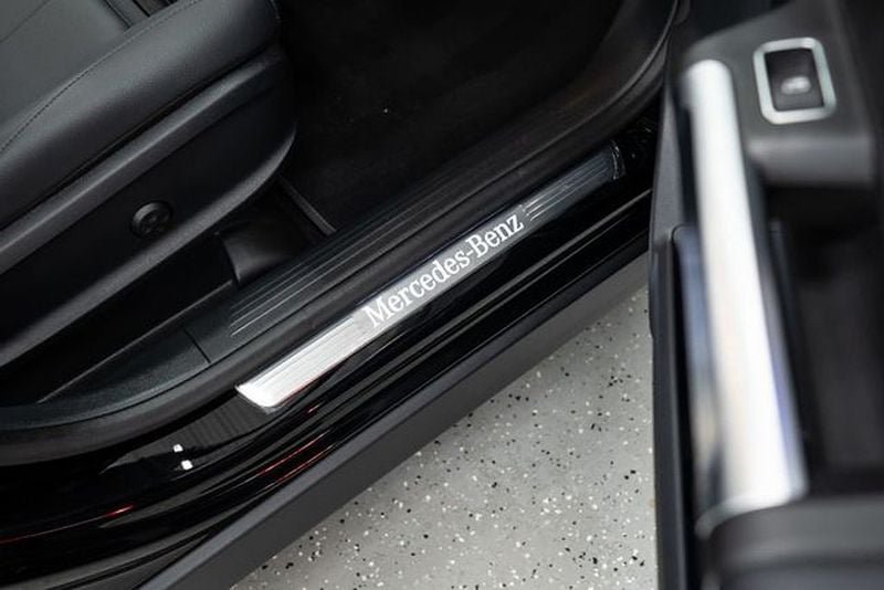 Used 2024 Mercedes-Benz GLB 250 4MATIC w/ Driver Assistance Package image 14