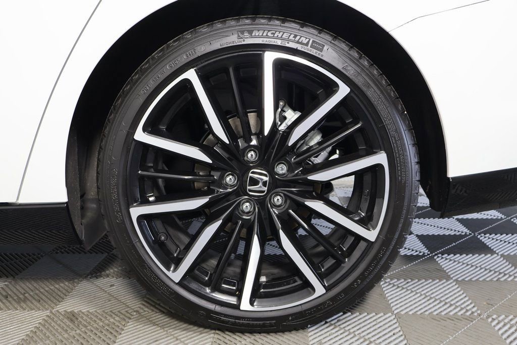 Used 2025 Honda Accord Touring image 16