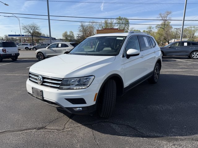 Used 2018 Volkswagen Tiguan SEL image 2