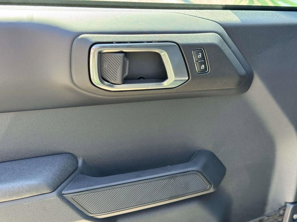 New 2025 Ford Bronco Badlands image 17