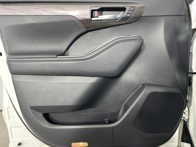 Used 2021 Toyota Highlander Platinum image 23