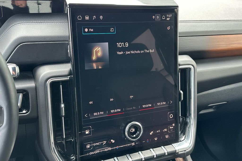 Used 2025 GMC Yukon Denali AWD/4WD image 19