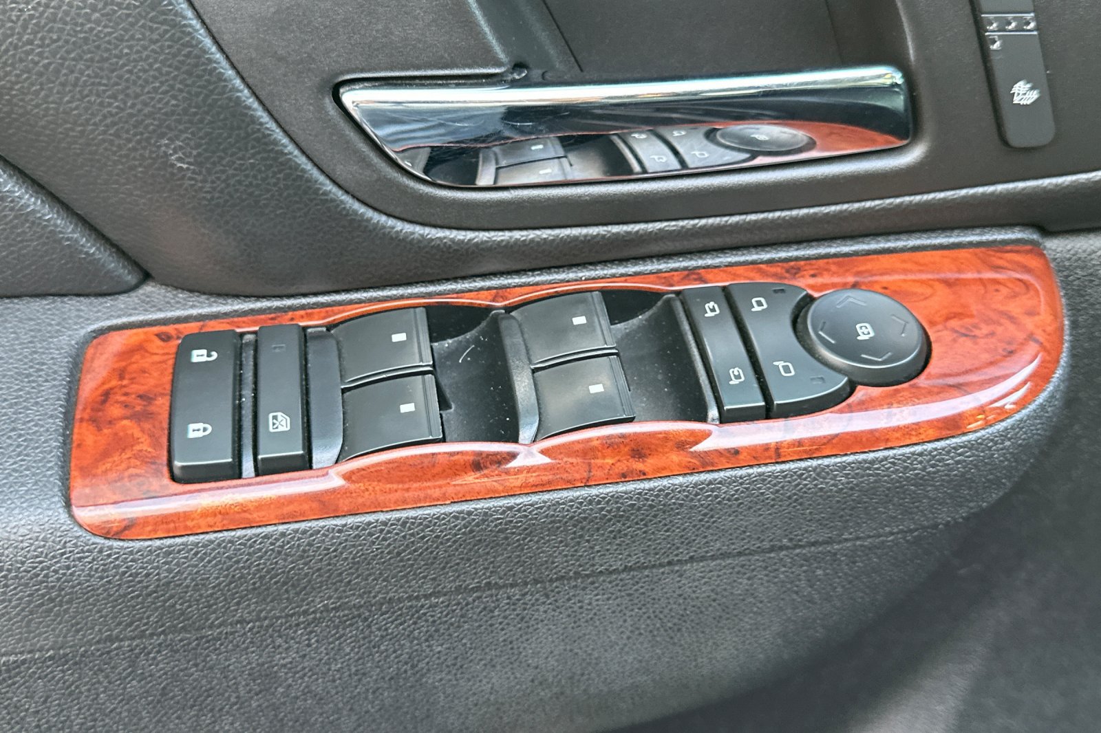Used 2013 Chevrolet Avalanche LT w/ Texas Edition RWD image 12