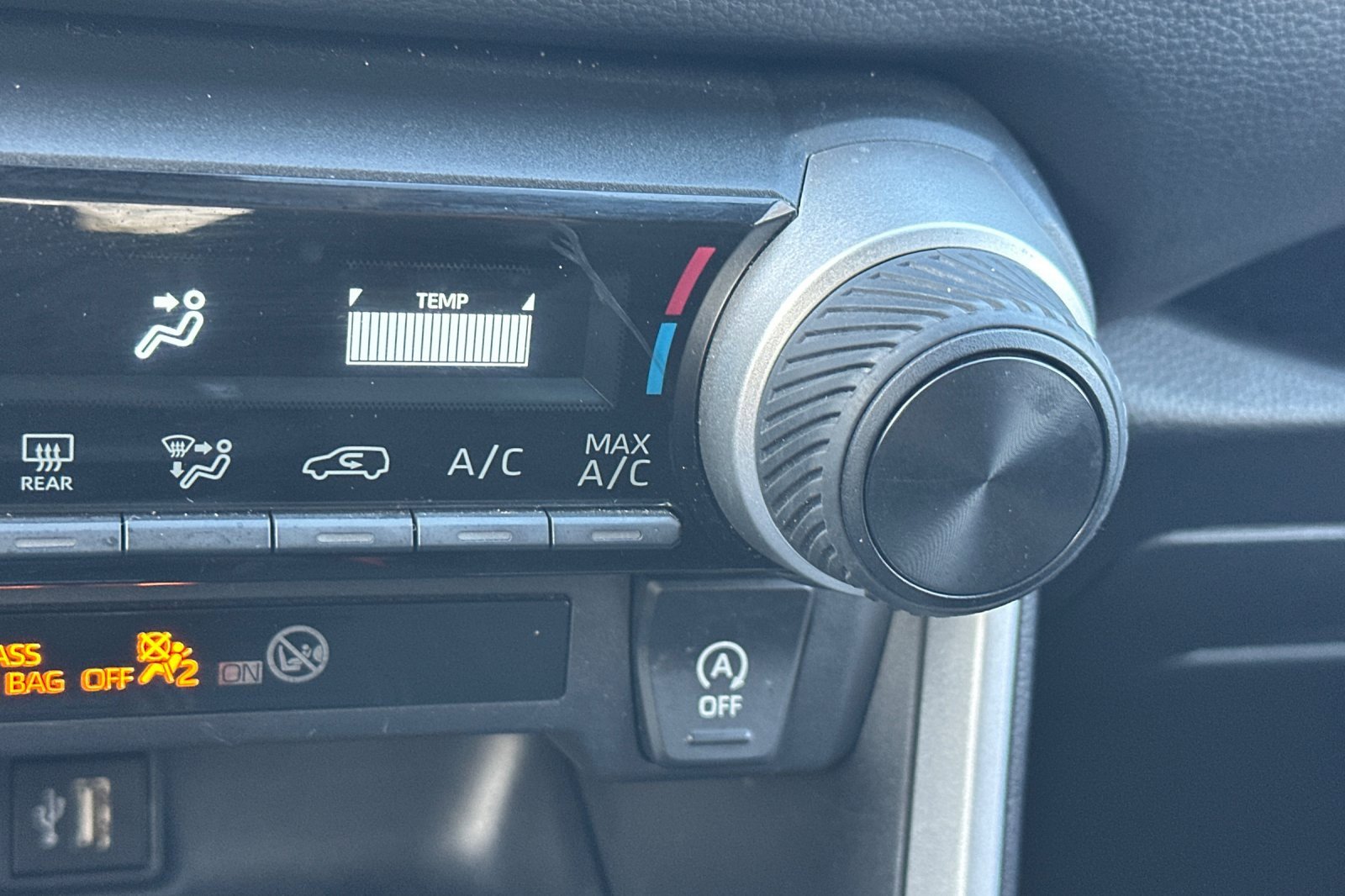 Used 2024 Toyota RAV4 LE image 30