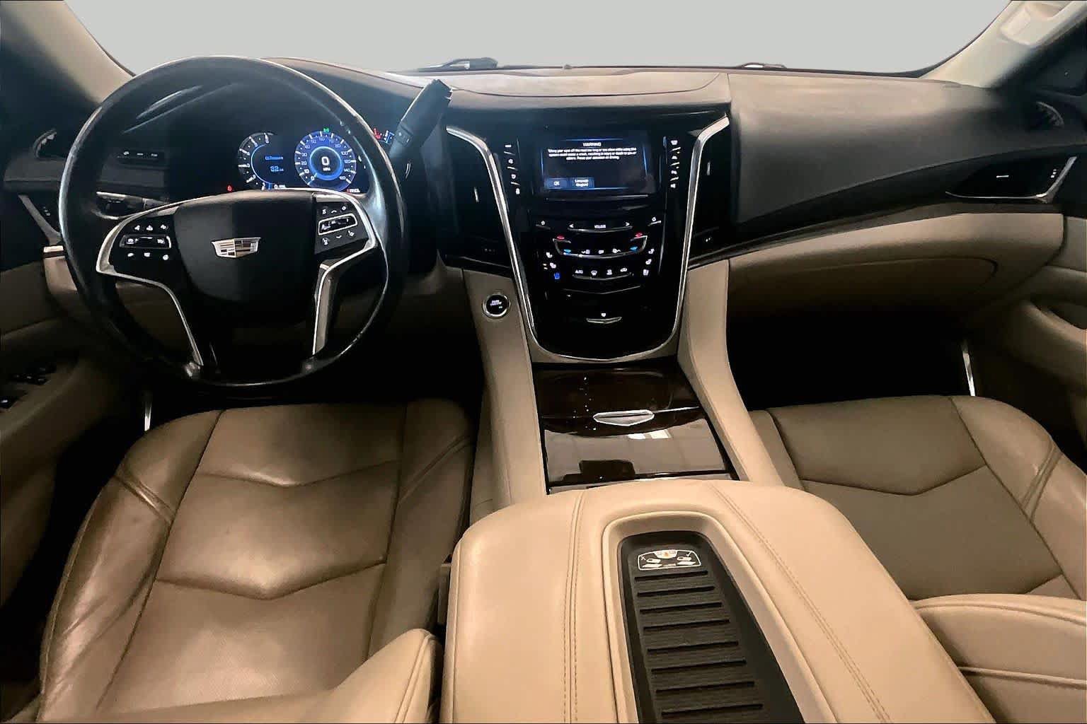 Used 2019 Cadillac Escalade Luxury AWD/4WD image 13