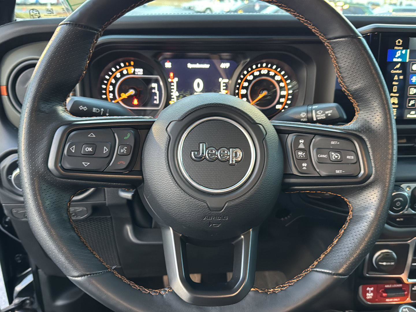 Used 2024 Jeep Gladiator Mojave w/ Technology Group image 17