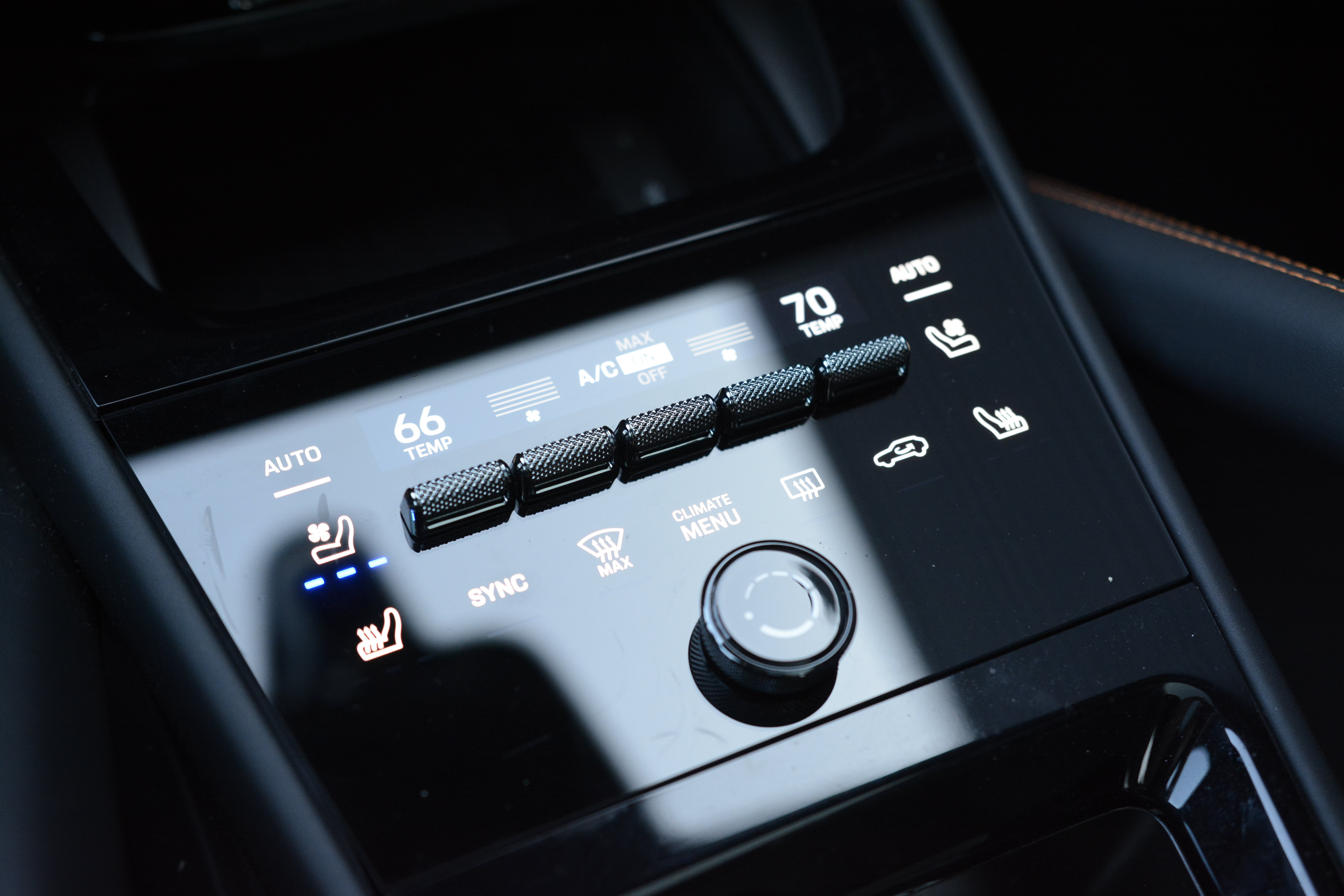Certified 2025 Porsche Cayenne S AWD/4WD image 24
