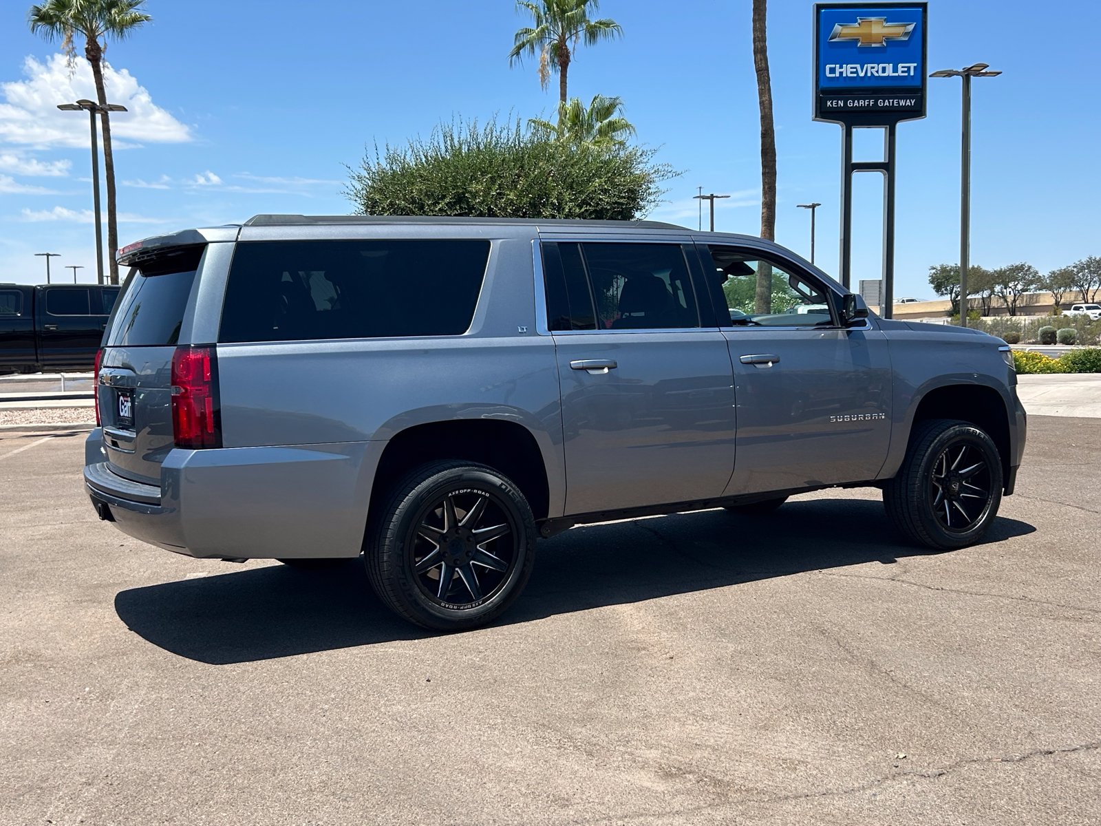 Used 2020 Chevrolet Suburban LT AWD/4WD image 5