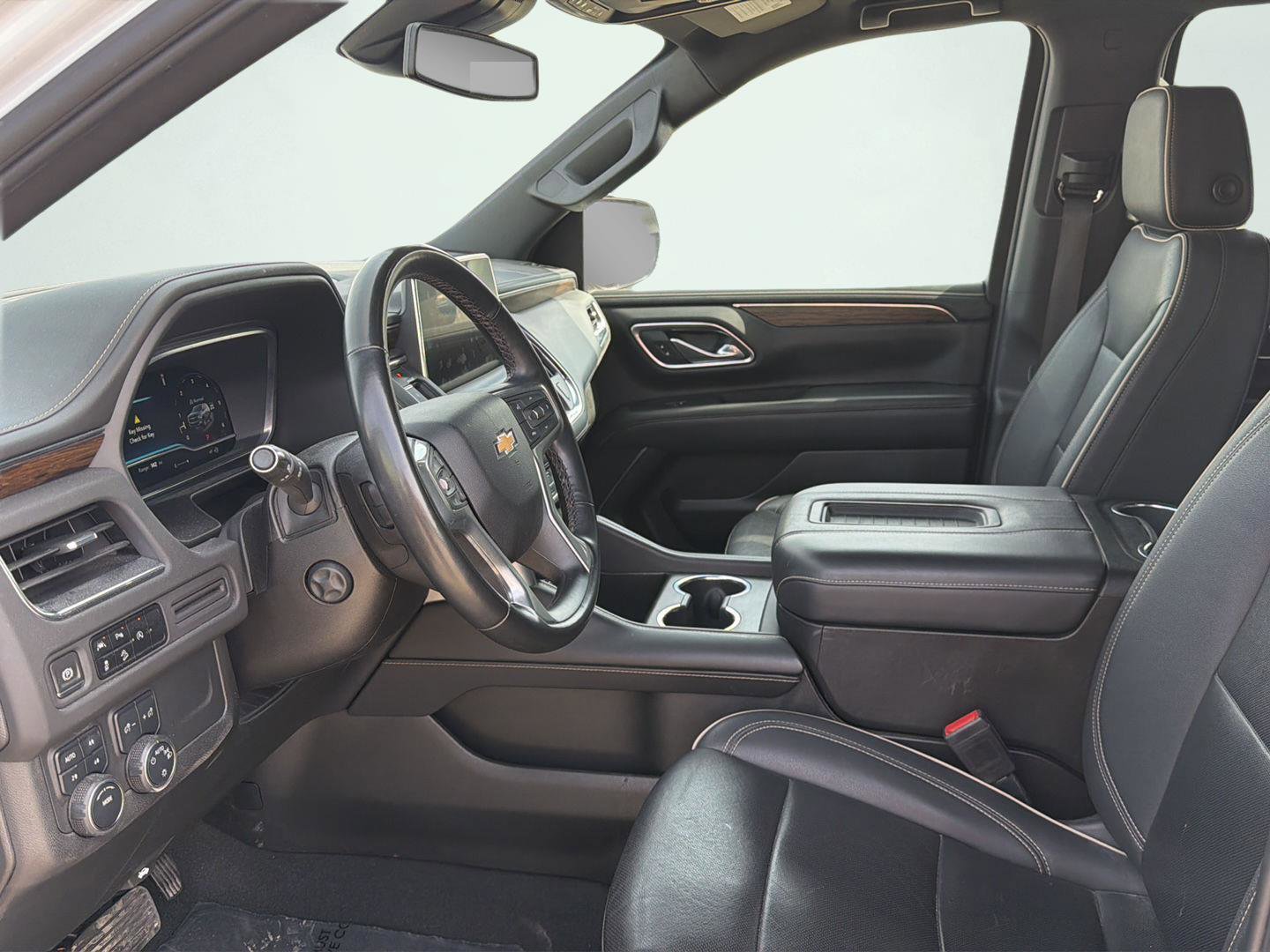 Used 2023 Chevrolet Suburban Premier image 9