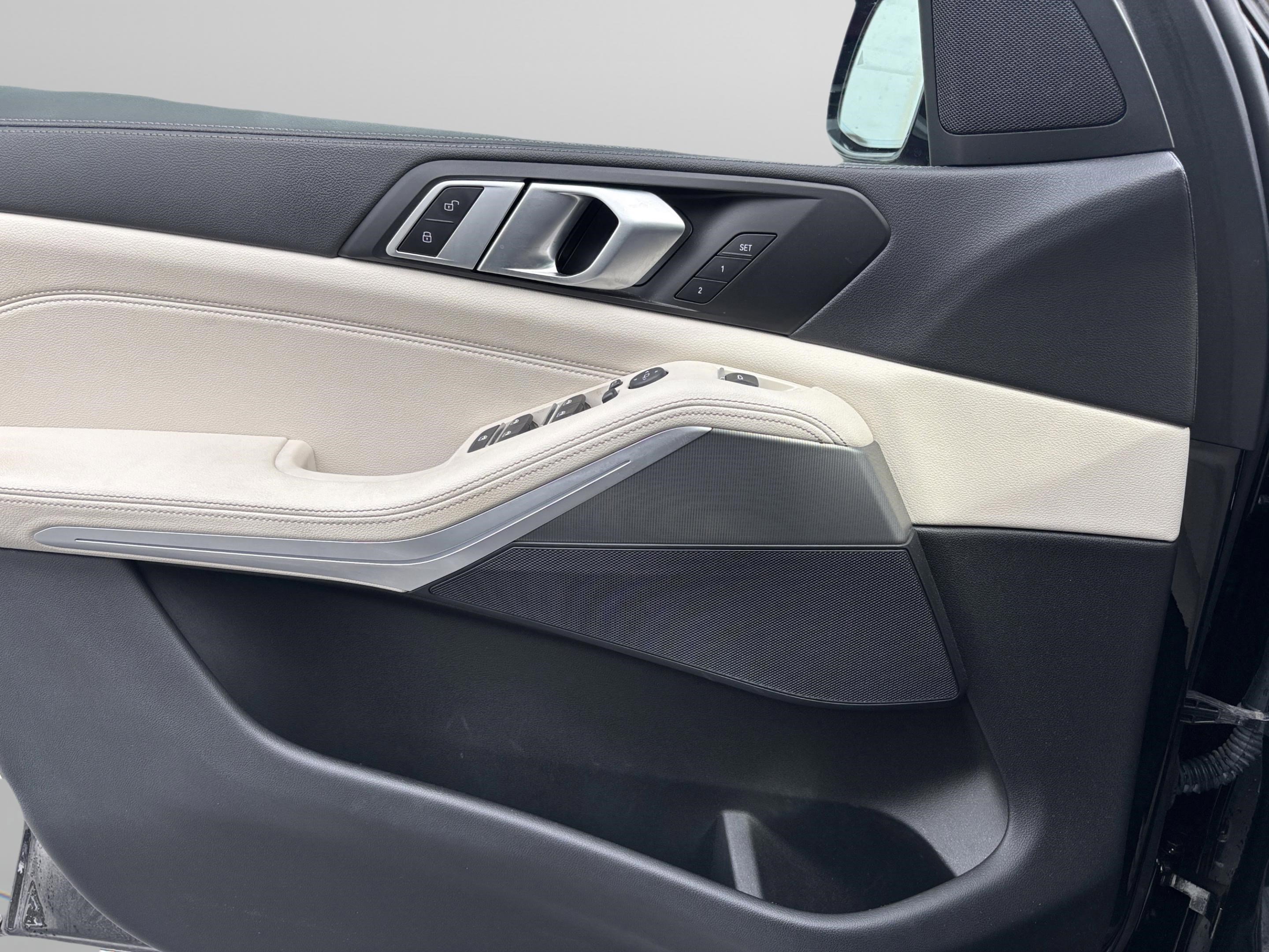 Used 2021 BMW X5 xDrive40i w/ Convenience Package image 18