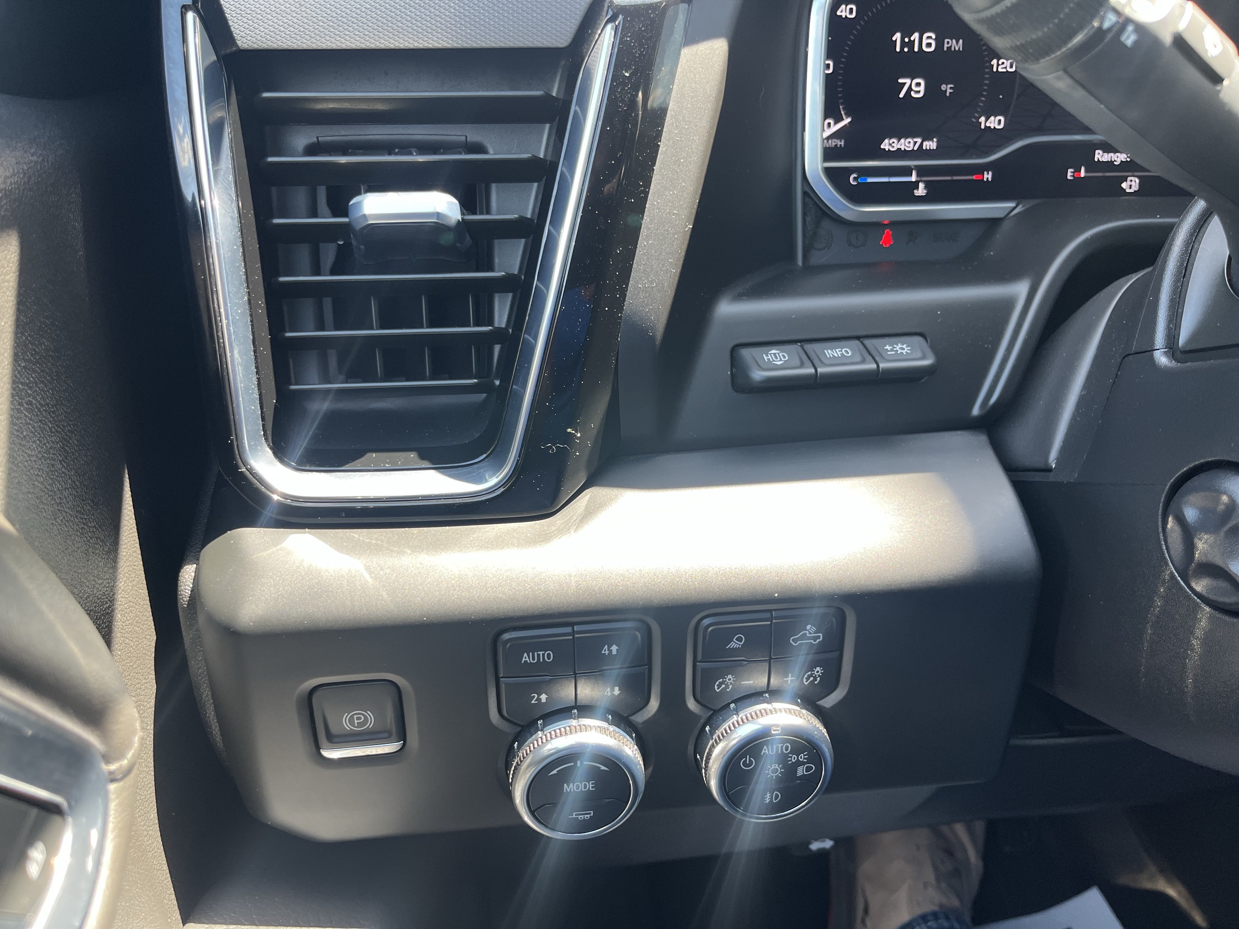 Used 2023 GMC Sierra 1500 Denali w/ Denali Reserve Package AWD/4WD image 14