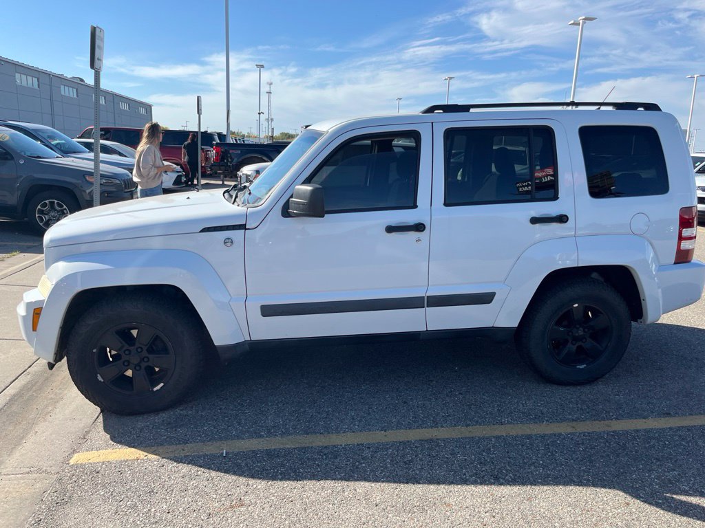 Used 2011 Jeep Liberty Sport w/ Popular Equipment Group AWD/4WD image 4