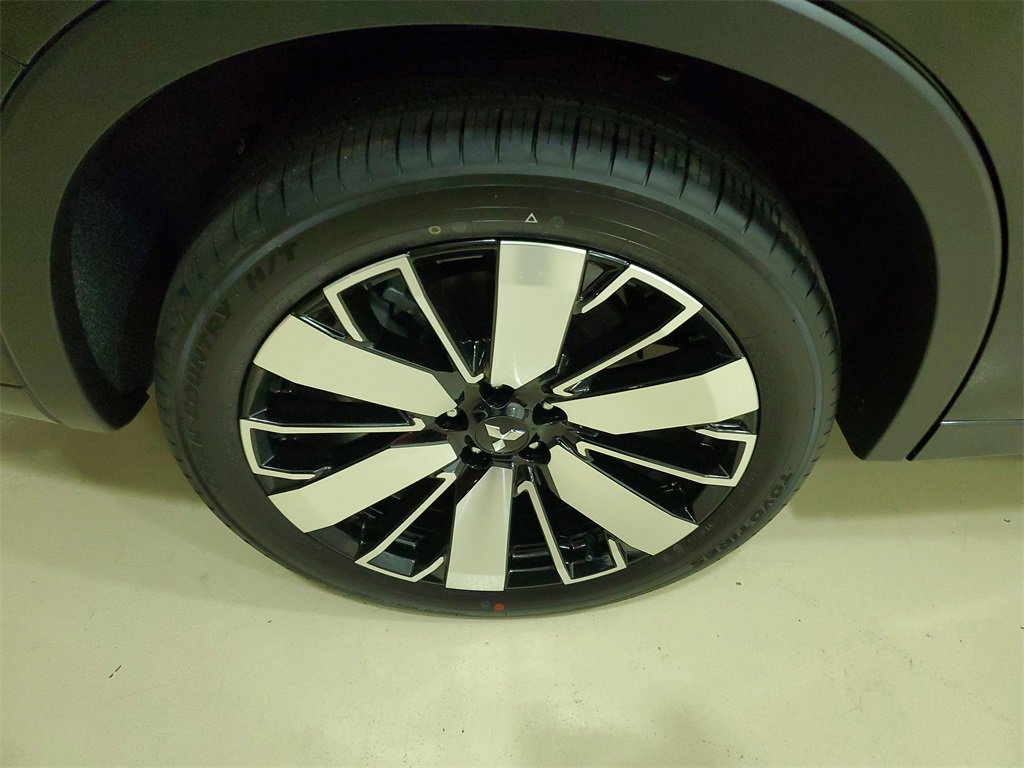 New 2025 Mitsubishi Outlander SEL image 7