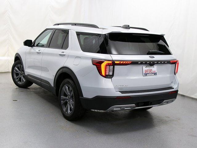 Used 2026 Ford Explorer Active w/ Active Comfort Package image 8