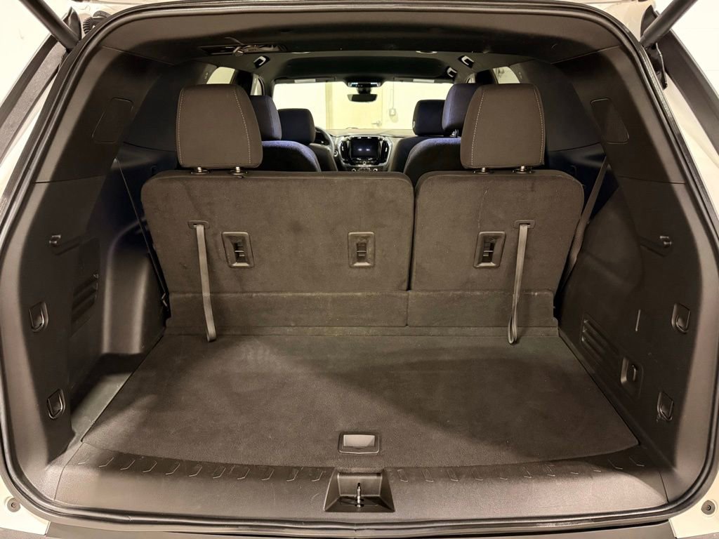 Used 2023 Chevrolet Traverse LT image 10