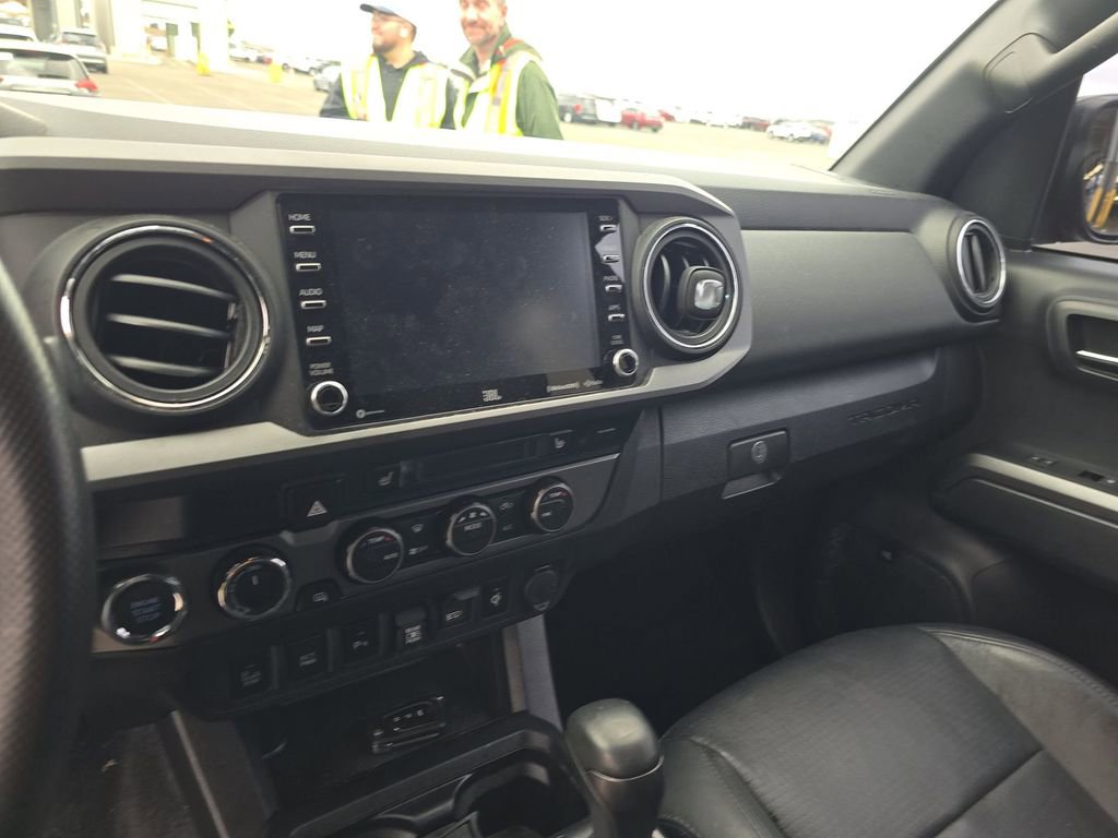 Used 2022 Toyota Tacoma TRD Off-Road w/ TRD Premium Off Road Package image 18