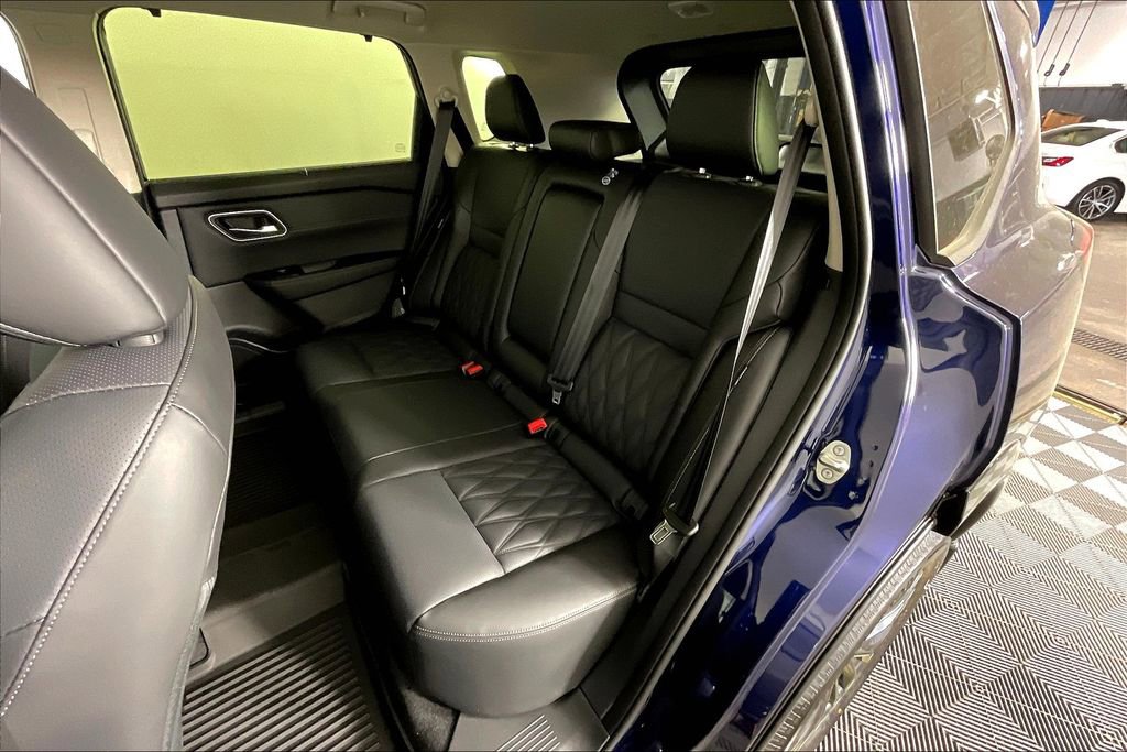 New 2025 Nissan Rogue Platinum image 15