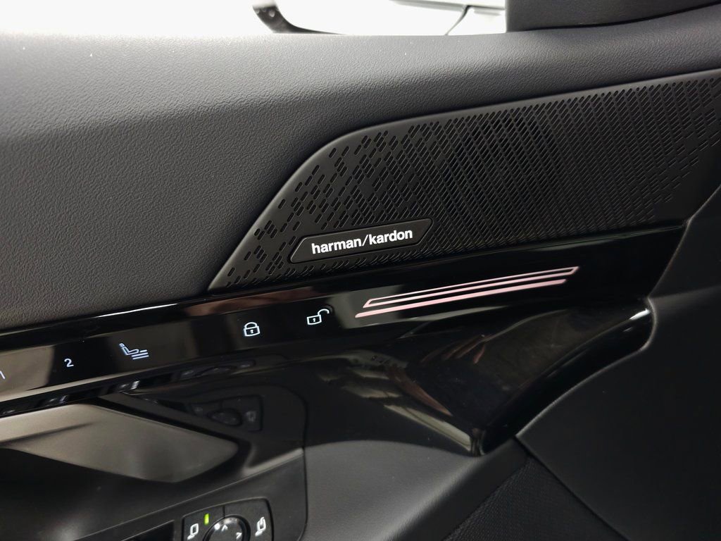 Certified 2025 BMW 530i xDrive image 11