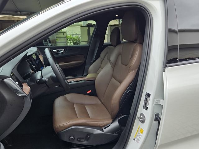 Used 2024 Volvo XC60 T8 Plus image 13