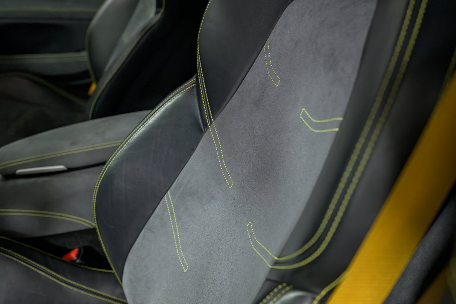 Used 2016 Ferrari F12 Berlinetta RWD image 21
