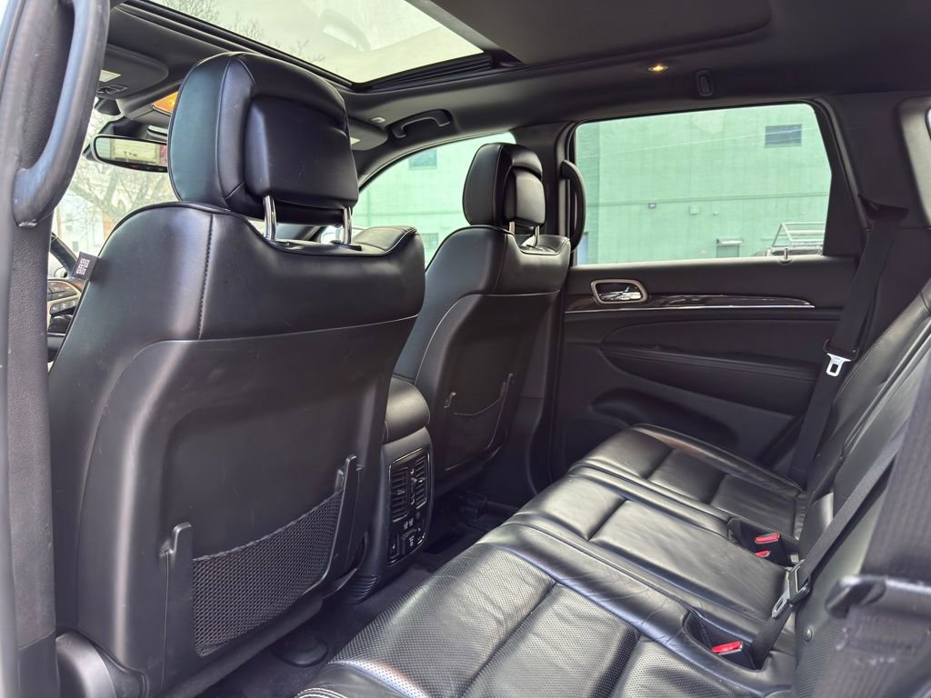 Used 2017 Jeep Grand Cherokee Overland w/ Jeep Active Safety Group AWD/4WD image 22