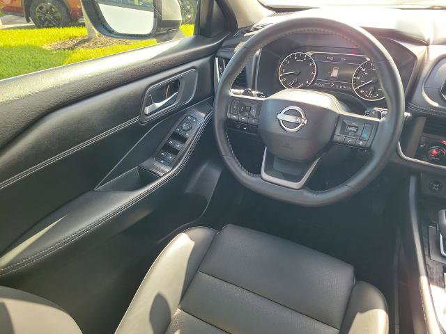 Certified 2025 Nissan Rogue SV w/ SV Premium Package image 19